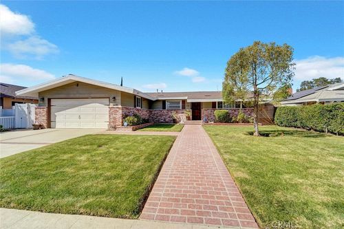 9733 Kessler Ave, Chatsworth, CA, 91311-5504 | Card Image