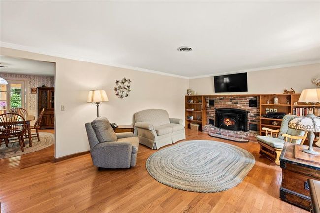 8 Center St, House other with 4 bedrooms, 3 bathrooms and null parking in Bennington VT | Image 4