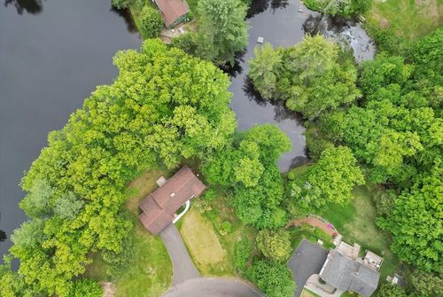 3 Logie Ln, Southwick, MA, 01077-9200 | Card Image