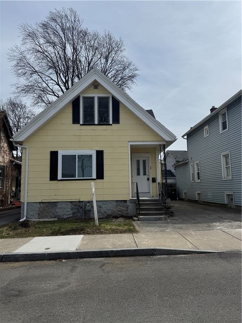 24 Bloomfield Pl, Rochester, NY, 14620-1504 | Card Image