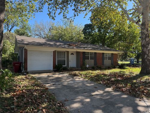 621 Churchill Way E, Sherman, TX, 75092-7240 | Card Image