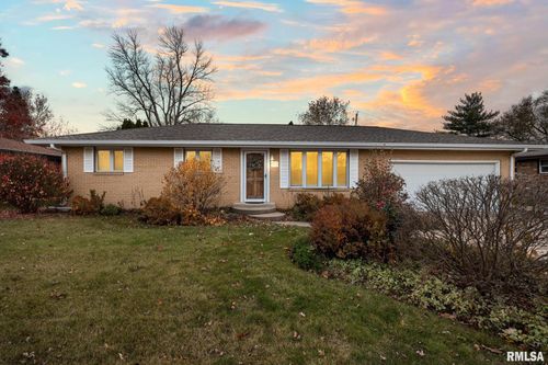 154 E Idlewood St, Morton, IL, 61550-2804 | Card Image