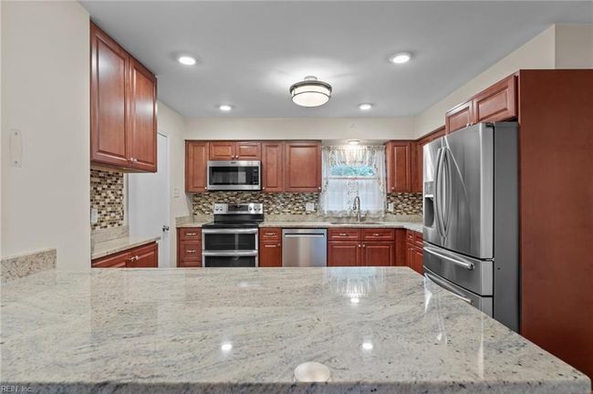Kitchen | Image 10