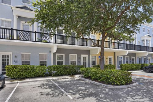 204-425 Greenwich Cir, Jupiter, FL, 33458-6102 | Card Image