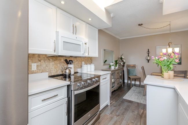 305 - 1351 Martin St, Condo with 2 bedrooms, 1 bathrooms and 1 parking in White Rock BC | Image 7