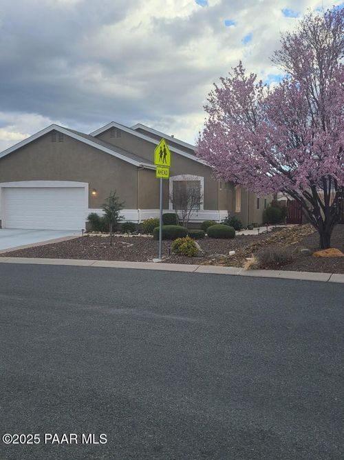 6721 E Voltaire Dr, Prescott Valley, AZ, 86314-5804 | Card Image