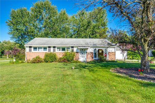 9244 Lakeside Dr, Streetsboro, OH, 44241-5516 | Card Image