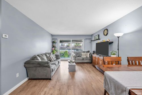302-371 Ellesmere Ave, Burnaby, BC, V5B3T1 | Card Image