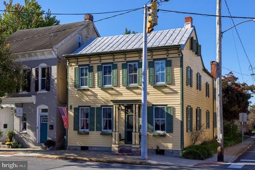 2 S Charlotte St, Manheim, PA, 17545-1802 | Card Image