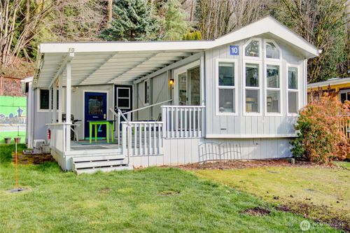 10-22989 Lake Mcmurray Ln, Mount Vernon, WA, 98274-8056 | Card Image