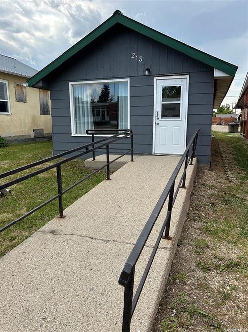 312 Main St, Kelvington, SK, S0A | Card Image