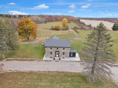 18161 Heart Lake Rd, House other with 3 bedrooms, 3 bathrooms and 22 parking in Caledon Village ON | Image 2