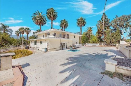 1607 Cherokee Rd, Corona, CA, 92881-4122 | Card Image