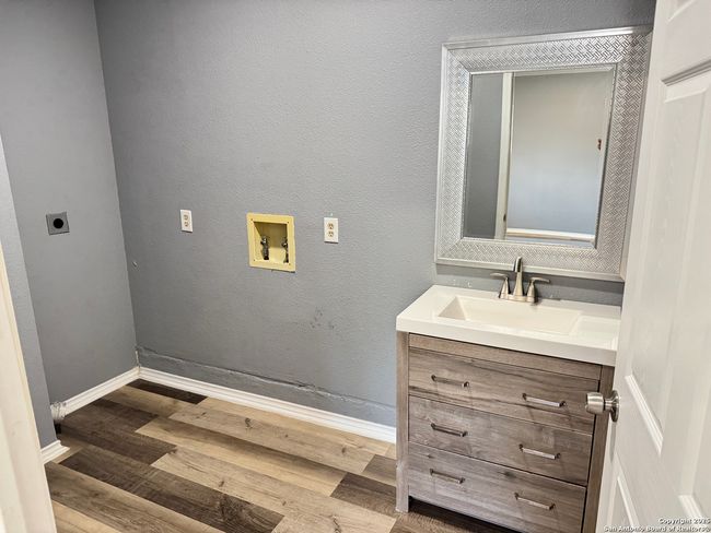 1665 Sparkman Dr, House other with 4 bedrooms, 2 bathrooms and null parking in Boerne TX | Image 16