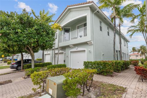 3067 Laurel Ridge Cir, Riviera Beach, FL, 33404-1838 | Card Image