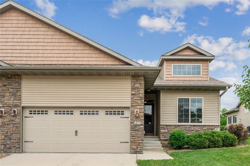 1217 Copper Mountain Dr, North Liberty, IA, 52317-8827 | Card Image