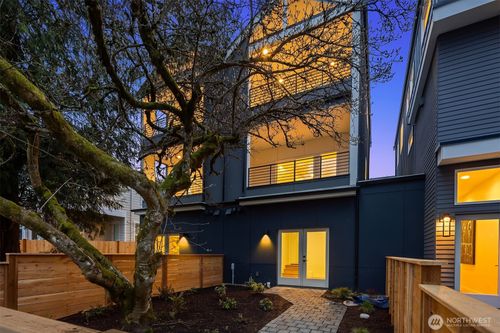b-13548 39th Ave Ne, Seattle, WA, 98125-3808 | Card Image