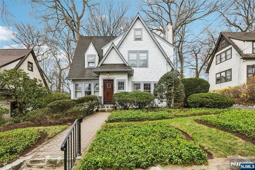 476 Alpine Ter, Ridgewood, NJ, 07450-1406 | Card Image