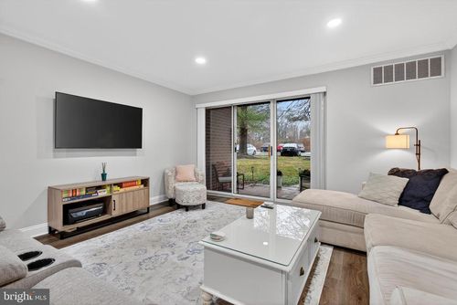 159-159 Drummers Ln, WAYNE, PA, 19087-1525 | Card Image