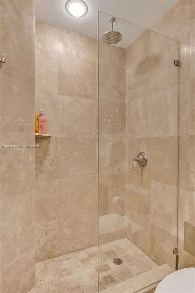 APT-1709 - 3180 S Ocean Dr, Condo with 2 bedrooms, 2 bathrooms and null parking in Hallandale Beach FL | Image 12
