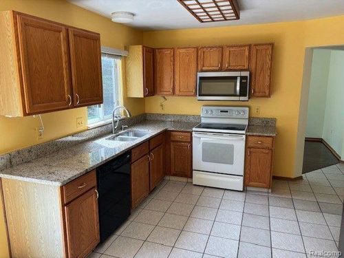 4210 Sunburst Ave, Waterford Twp, MI, 48329-2398 | Card Image