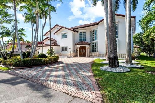 19420 W Saint Andrews Dr, Hialeah, FL, 33015-2340 | Card Image