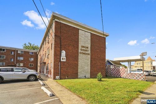 61 Union Ave, Belleville, NJ, 07109-1660 | Card Image