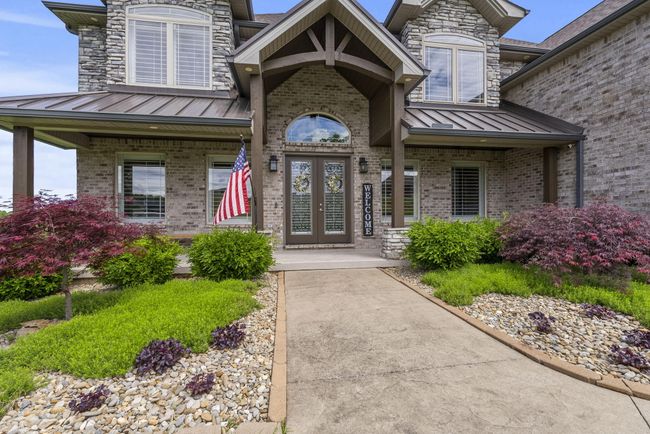 Front entryway | Image 4