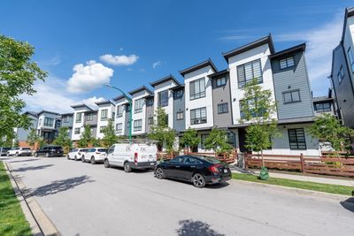 43 - 7177 194 A St, Townhouse with 3 bedrooms, 3 bathrooms and 2 parking in Surrey BC | Image 2