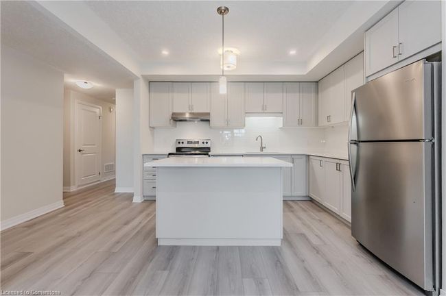 D057 - 142 Foamflower Pl, Townhouse with 3 bedrooms, 2 bathrooms and 1 parking in Waterloo ON | Image 12