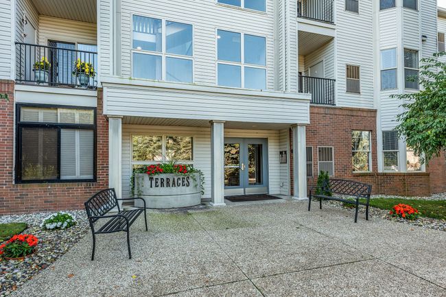 The terraces at Cambridge Park is a premier condo | Image 4