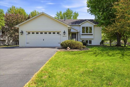 9803 Kirkwood Ln N, Maple Grove, MN, 55369-6603 | Card Image
