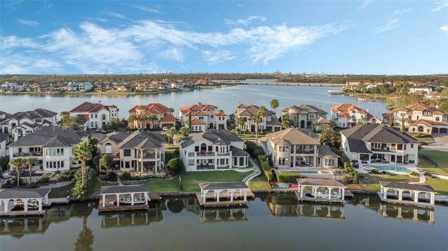 2922 N Island Dr, House other with 5 bedrooms, 4 bathrooms and 3 parking in Seabrook TX | Image 4