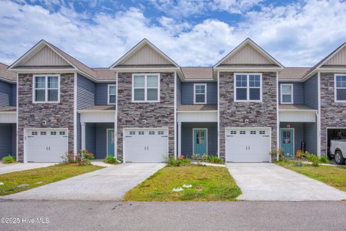 329 S Stingray Ln, Sneads Ferry, NC, 28460-6019 | Card Image