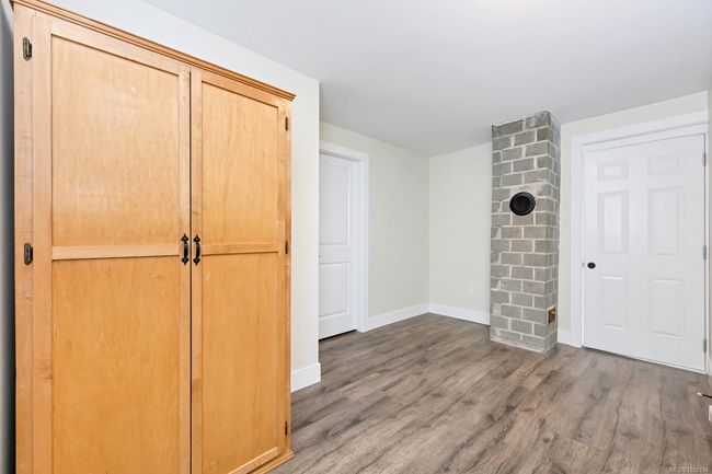Lower level foyer | Image 23