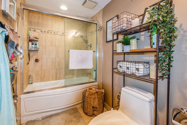 APT-5003 - 655 W Irving Park Rd, Condo with 1 bedrooms, 1 bathrooms and 1 parking in Chicago IL | Image 13