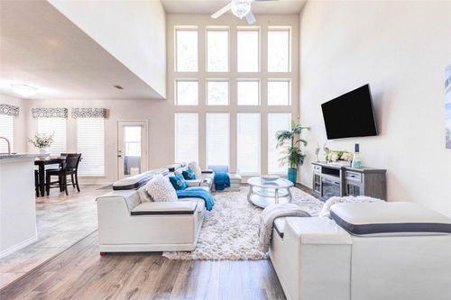 2718 Ginger Cove Lane, Pearland, TX, 77584 | Card Image