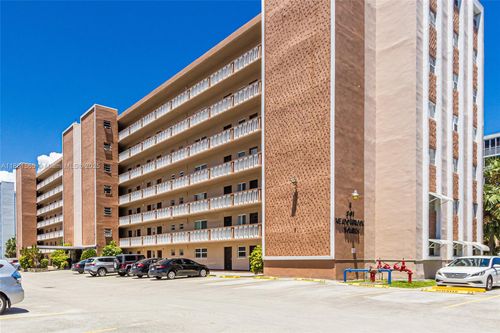 apt-108-301 Ne 14th Ave, Hallandale Beach, FL, 33009-7439 | Card Image