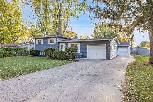 43 Hampton Rd, Montgomery, IL, 60538-2321 | Card Image