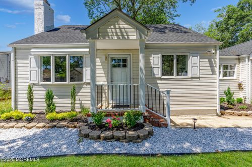30 Stuyvesant Rd, Brick, NJ, 08723-5321 | Card Image