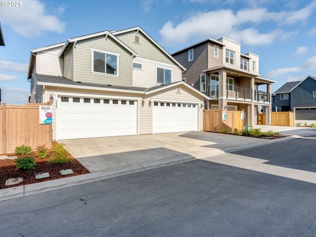 8431 Se Blanton St, House attached with 3 bedrooms, 3 bathrooms and 2 parking in Hillsboro OR | Image 25