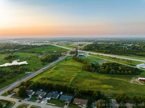 18 S 193rd East Ave, Broken Arrow, OK, 74014 | Card Image