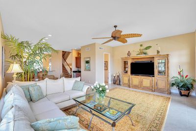 204 Del Sol Circle, Townhouse with 4 bedrooms, 3 bathrooms and null parking in Tequesta FL | Image 3