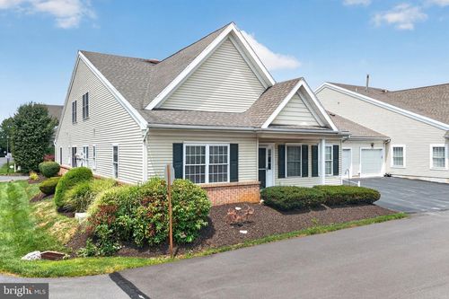 4690 Blue Grass Ln, MACUNGIE, PA, 18062-8306 | Card Image