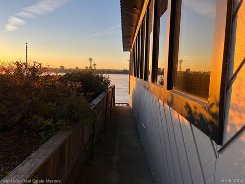 3136 Military St, Port Huron, MI, 48060-8179 | Card Image