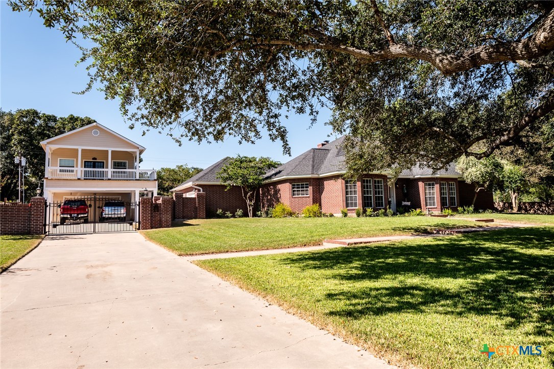 Tropical Dr, Victoria, TX 77904