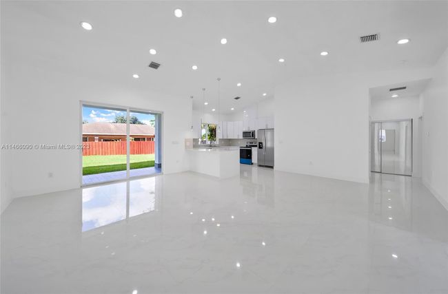 15640 - 15640 Nw 39th Ct, House other with 6 bedrooms, 4 bathrooms and null parking in Miami Gardens FL | Image 10