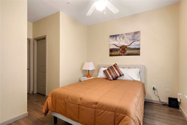 2 - 304 E 30 Th St, Condo with 5 bedrooms, 2 bathrooms and 3 parking in Austin TX | Image 7