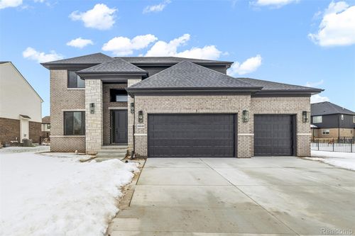 35542 Addison Dr, New Baltimore, MI, 48047-5857 | Card Image