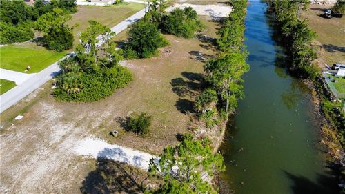 4126 Ne 19th Pl, CAPE CORAL, FL, 33909-3058 | Card Image